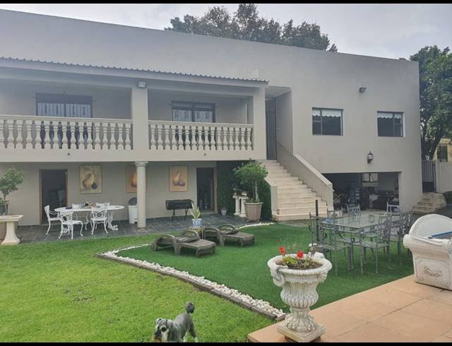 6 BEDROOM HOUSE FOR SALE IN VICTORY PARK